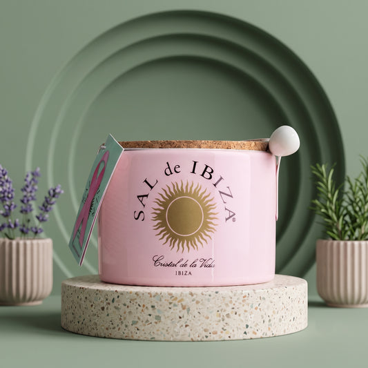 SAL DE IBIZA Fleur de Sel „La vie en rose“ 140g – Rosensalz im Keramiktopf